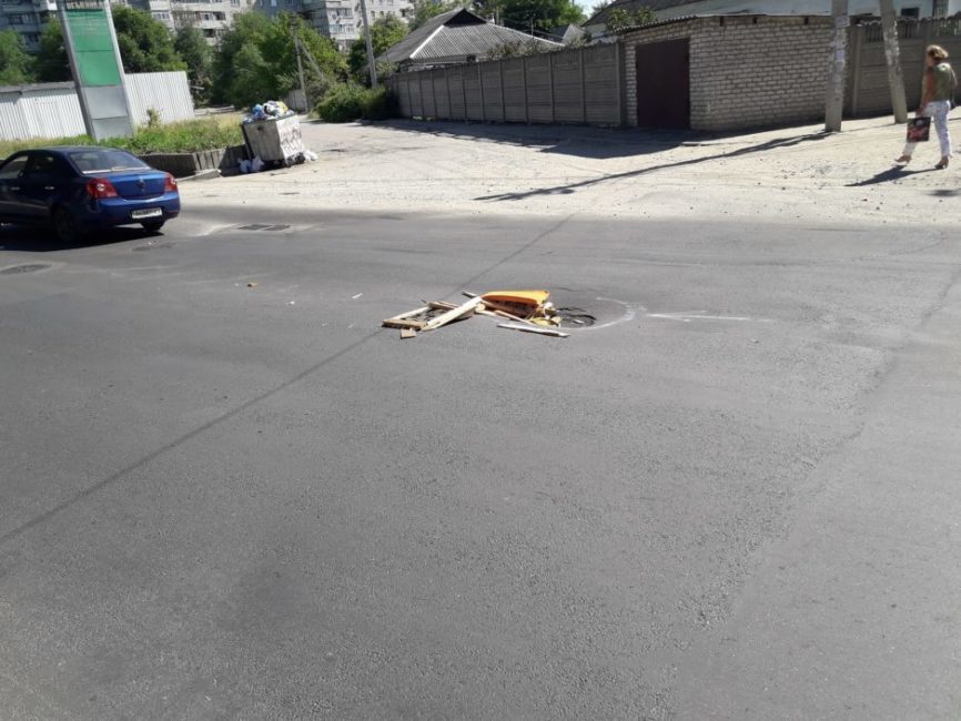"Слабое звено" Днепра: на улице Янтарной дорогу ремонтируют несколько раз за год - рис. 4