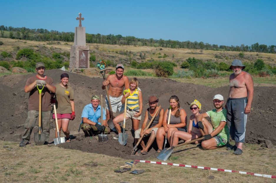 На Днепропетровщине откопали символ скифской власти - рис. 3