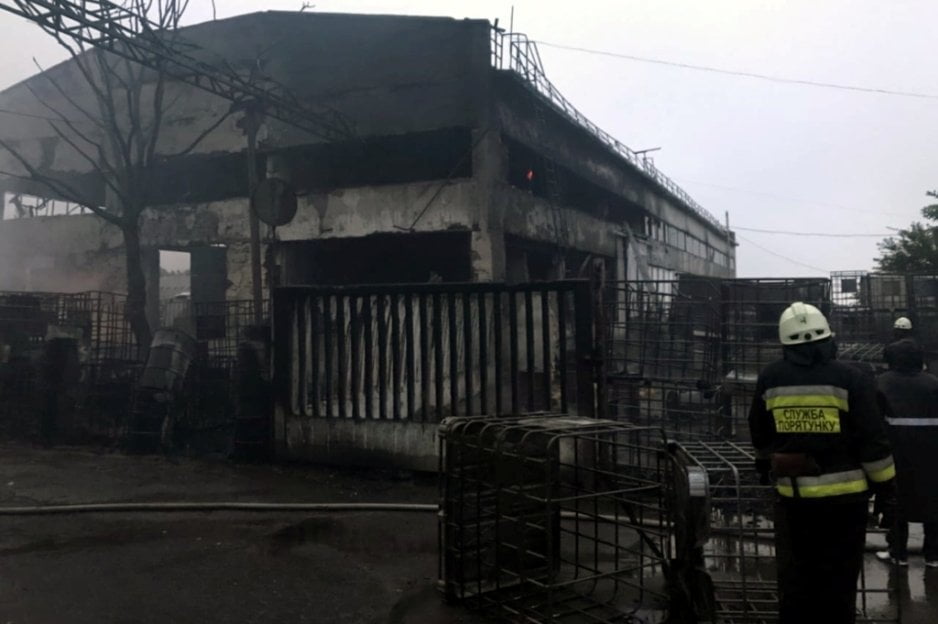 В Днепре случился пожар на территории автотранспортного предприятия - рис. 6