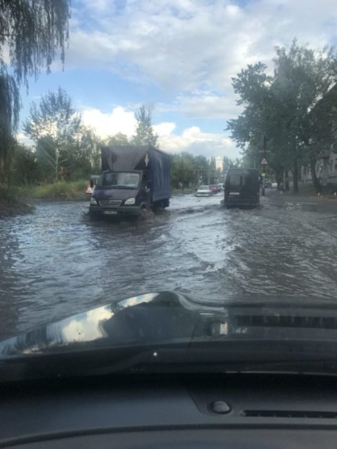 Днепр тонет в лужах и ручьях - рис. 2