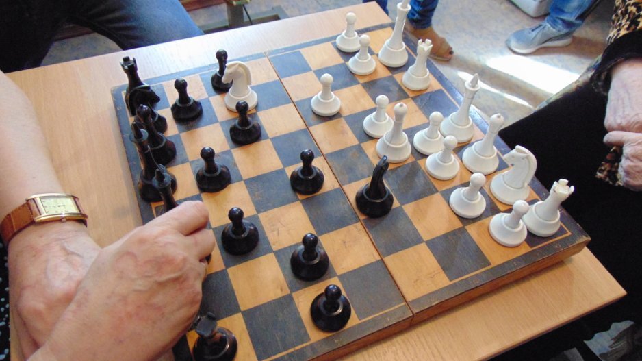 Возраст не помеха: 72-х летняя женщина победила на турнире по шахматам - рис. 3