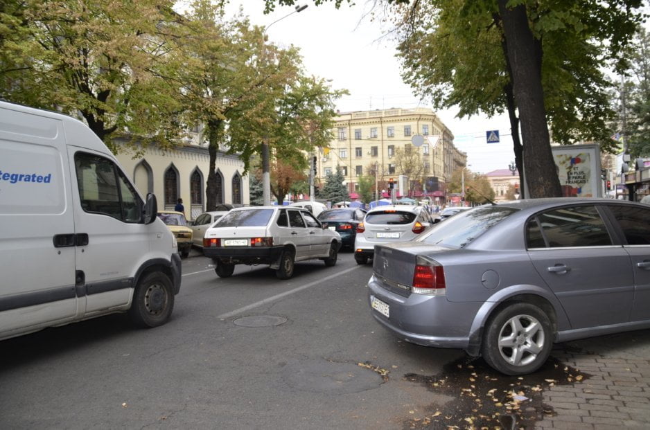 Жители Днепра отмечают День города в пробках - рис. 5