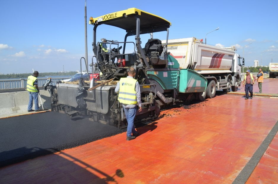 "Второе пришествие" асфальта на Новом мосту: фото - рис. 3