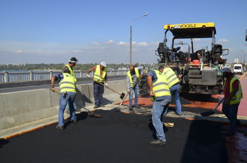 "Второе пришествие" асфальта на Новом мосту: фото - рис. 5