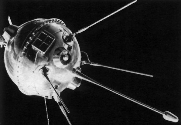 12 сентября — спутник впервые достиг поверхности Луны - рис. 1