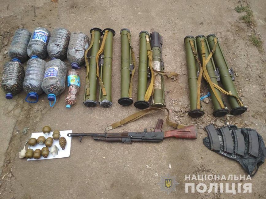 На Днепропетровщине нашли склад боеприпасов - рис. 4