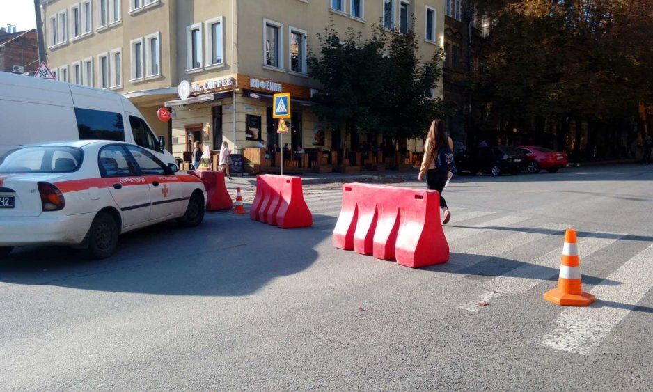 В Днепре перекрыли центральную улицу - рис. 2