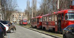 В Днепре из-за ДТП на Соборной площади заблокировано движение трамваев - рис. 16