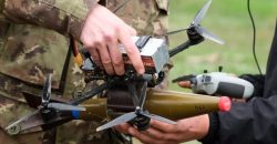 Десантники из Днепропетровщины показали, как уничтожают технику врага дронами - рис. 18
