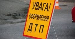 В Днепре Chevrolet столкнулся с Daewoo и опрокинулся на бок - рис. 13